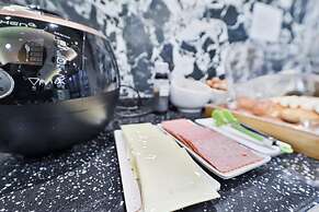 Busan Seomyeon YUNA Hotel Business