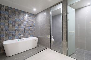 Busan Seomyeon YUNA Hotel Business