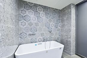 Busan Seomyeon YUNA Hotel Business