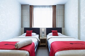 RedDoorz Premium near Grand Batam Mall