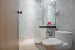 RedDoorz Premium near Grand Batam Mall