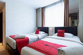 RedDoorz Premium near Grand Batam Mall