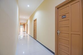 RedDoorz Plus near Syamsudin Noor Airport 3