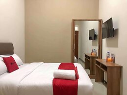 RedDoorz Syariah @ Jl. Cengger Ayam Dalam