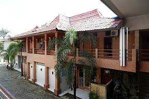 RedDoorz Plus near Haluoleo University