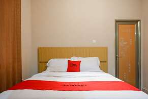 RedDoorz Plus near Haluoleo University