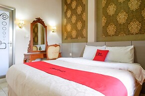 RedDoorz Plus near Haluoleo University