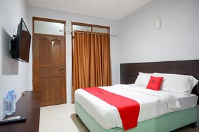 RedDoorz Plus near Haluoleo University