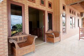 RedDoorz Plus near Haluoleo University