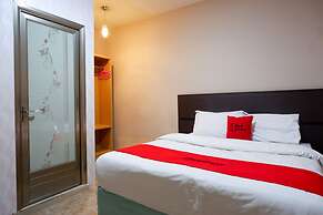 RedDoorz Plus near Haluoleo University