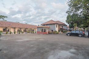 RedDoorz near Alun Alun Subang