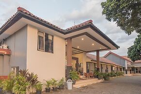 RedDoorz near Alun Alun Subang