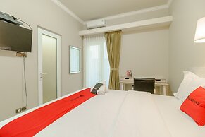 RedDoorz near Taman Makam Pahlawan Cikutra