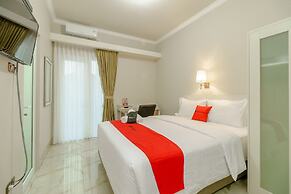 RedDoorz near Taman Makam Pahlawan Cikutra