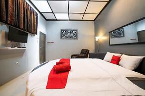 RedDoorz Syariah near RRI Malang