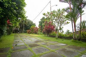 RedDoorz Syariah near Ngade Lake