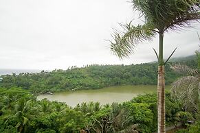 RedDoorz Syariah near Ngade Lake