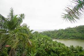 RedDoorz Syariah near Ngade Lake