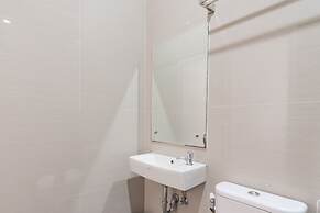 RedDoorz Plus @ Point Phila Cihampelas