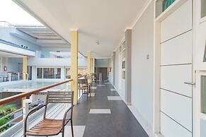 RedDoorz Plus @ Point Phila Cihampelas