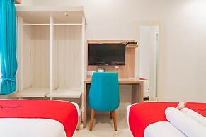 RedDoorz Plus @ Point Phila Cihampelas