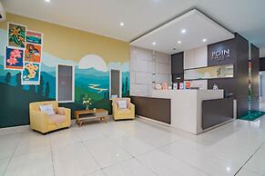 RedDoorz Plus @ Point Phila Cihampelas