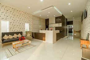 RedDoorz Plus @ Point Phila Cihampelas