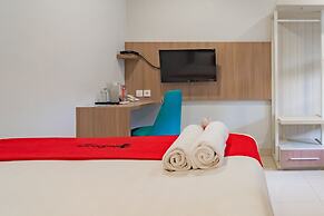 RedDoorz Plus @ Point Phila Cihampelas