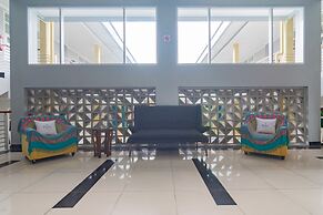 RedDoorz Plus @ Point Phila Cihampelas