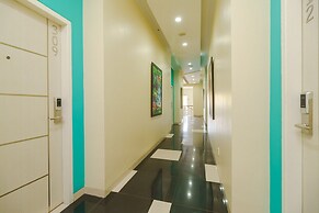 RedDoorz Plus @ Point Phila Cihampelas