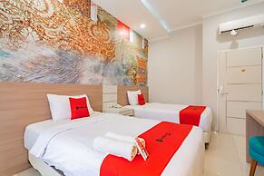 RedDoorz Plus @ Point Phila Cihampelas