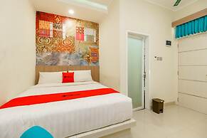 RedDoorz Plus @ Point Phila Cihampelas