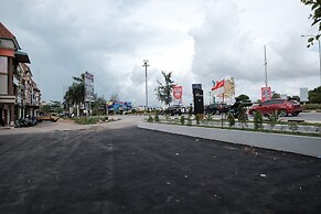 RedDoorz Plus near Ferry Terminal Batam Center