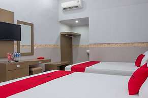 RedDoorz near Goa Panggung 