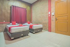 RedDoorz Plus @ Lodaya Gunung Geulis Puncak