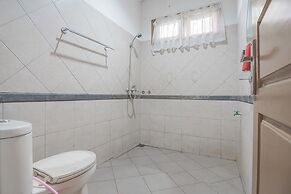 RedDoorz Plus @ Lodaya Gunung Geulis Puncak