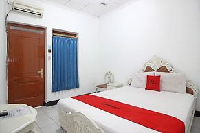 RedDoorz Plus @ Taman Siswa 3