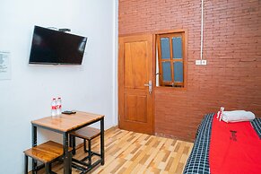 RedDoorz Syariah @ Selomangleng Kediri