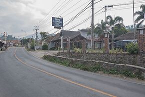 RedDoorz near Happy Farm Ciwidey