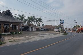 RedDoorz near Happy Farm Ciwidey