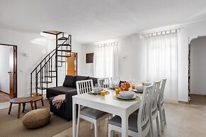 Carvoeira Surf & Family Villa