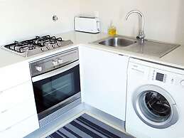 Bright Apartment in Entrecampos