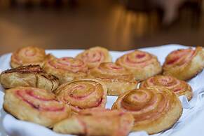 Blue Pearl Apartments