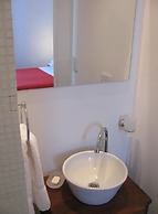 06 Soho Suites Bed & Breakfast