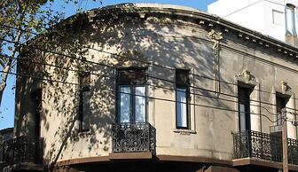 06 Soho Suites Bed & Breakfast