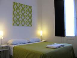 06 Soho Suites Bed & Breakfast