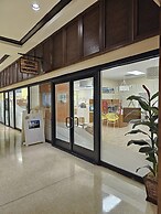 Ilikai Tower One Bedroom Lagoon View Waikiki Condos With Lanai & Free 