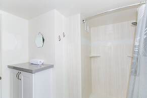 Ilikai Tower One Bedroom Lagoon View Waikiki Condos With Lanai & Free 