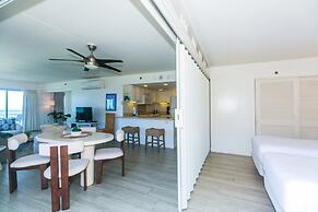 Two Bedroom Condo Overlooking Ala Wai Boat Harbor by RedAwning