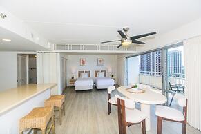 Two Bedroom Condo Overlooking Ala Wai Boat Harbor by RedAwning